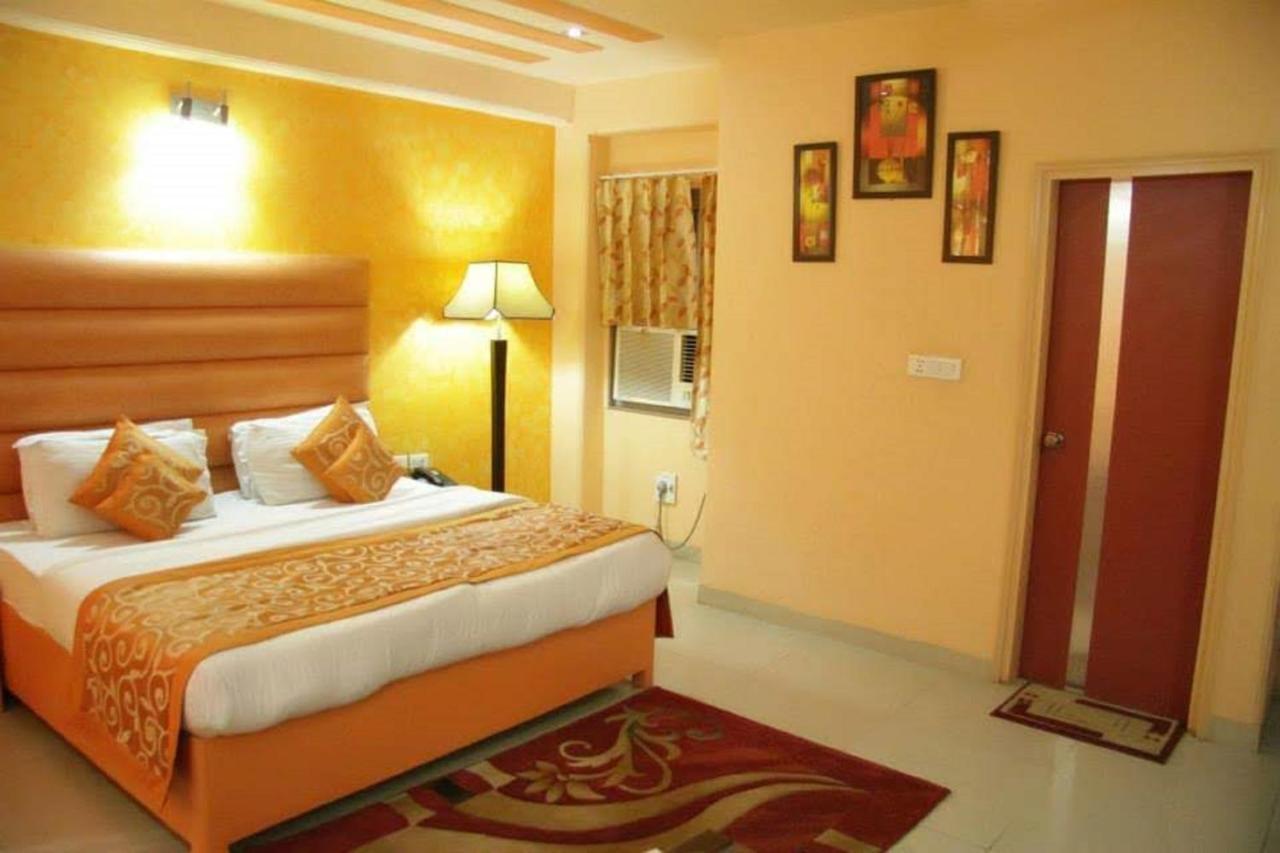Hotel Classic Paradise New Delhi Exterior photo